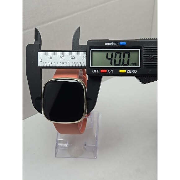 Fitbit Versa 3 FB511 Smartwatch GPS Heart Rate SpO2 Activity Tracker No Charger - Picture 4 of 10